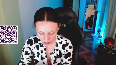 Snapshot of martina_adams chatting on February 4, 2:39 am mari online show from February 4, 2:39 am