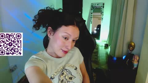 Snapshot of martina_adams chatting on January 17, 2:08 am mari online show from January 17, 2:08 am