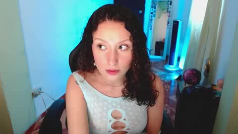 Snapshot of martina_adams chatting on February 27, 8:42 pm mari online show from February 27, 8:42 pm