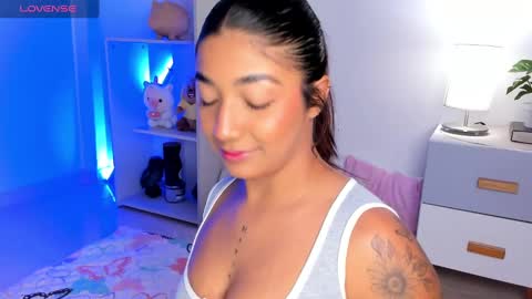 Snapshot of martina_monst chatting on January 19, 1:43 am martina Monst online show from January 19, 1:43 am