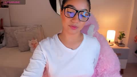 Snapshot of martina_monst chatting on March 5, 1:42 am martina Monst online show from March 5, 1:42 am