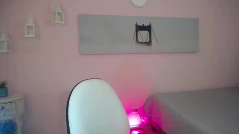 Snapshot of martina_smalls chatting on September 12, 8:44 pm Martina online show from September 12, 8:44 pm