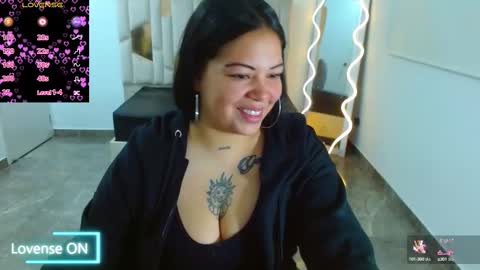 Snapshot of martina_tay chatting on February 12, 2:56 am Hey im martina online show from February 12, 2:56 am