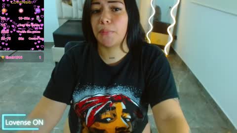 Snapshot of martina_tay chatting on February 4, 6:57 am Hey im martina online show from February 4, 6:57 am