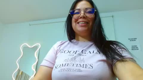 Snapshot of martina_tay chatting on March 9, 6:17 am Hey im martina online show from March 9, 6:17 am