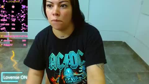 Snapshot of martina_tay chatting on February 27, 9:18 am Hey im martina online show from February 27, 9:18 am