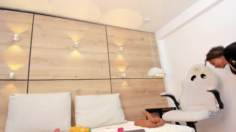 Snapshot of martina_touss chatting on March 5, 6:23 pm martina touss online show from March 5, 6:23 pm