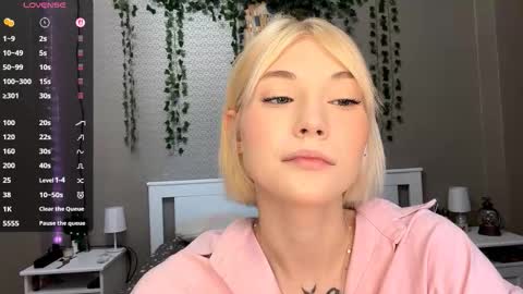 Lisa online show from February 24, 12:19 pm