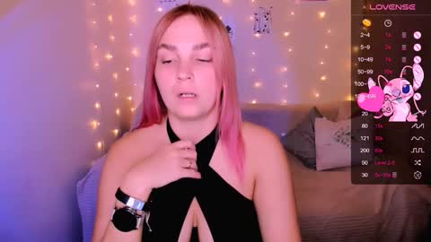 Snapshot of mary_bells chatting on September 18, 2:37 am Mary online show from September 18, 2:37 am