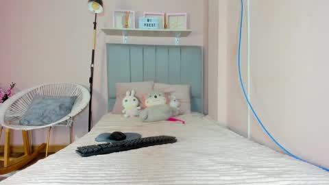Snapshot of mary_cute9 chatting on September 16, 12:40 pm mary_cute9 online show from September 16, 12:40 pm