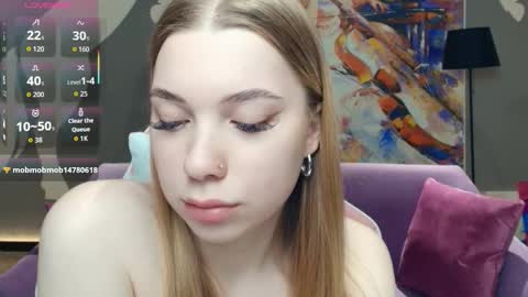 Mary online show from December 20, 12:45 pm