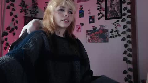 Snapshot of mary_janness chatting on February 9, 11:46 pm 100 online show from February 9, 11:46 pm