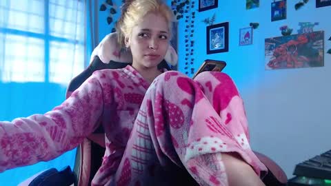 Snapshot of mary_janness chatting on February 9, 8:02 pm 100 online show from February 9, 8:02 pm