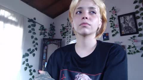 Snapshot of mary_janness chatting on February 10, 7:49 pm 100 online show from February 10, 7:49 pm