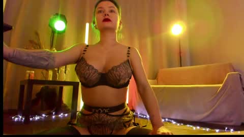 Julia online show from April 3, 6:04 pm