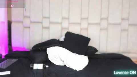   online show from October 10, 10:14 pm