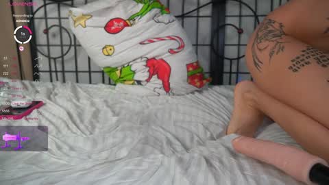 Im Emily my private is open for youmy panties are already waiting for you to wet them online show from January 12, 4:29 pm