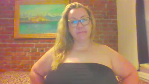 MaryChubby  online show from May 19, 9:11 pm