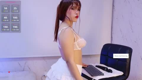 Mary online show from June 7, 1:33 am