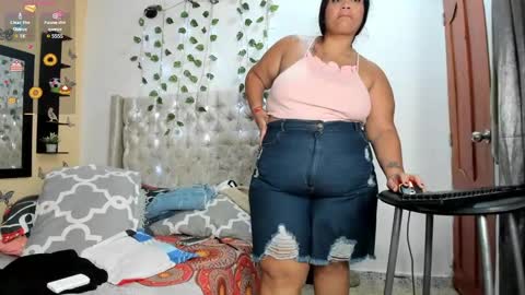 Snapshot of marycurvysex chatting on December 18, 11:30 pm Marycurvy online show from December 18, 11:30 pm