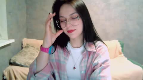 Stephie online show from December 1, 8:07 pm