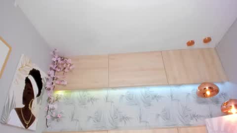   online show from October 1, 12:37 pm