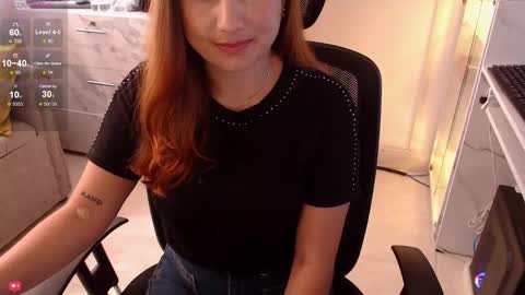 Angela online show from December 14, 3:15 pm