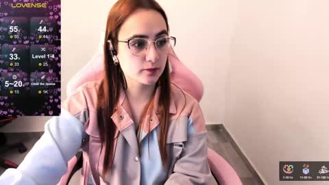 Dulce Maria online show from January 30, 6:35 am