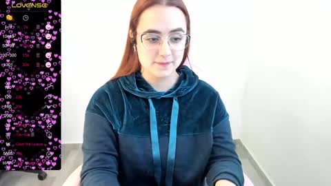 Dulce Maria online show from February 25, 10:09 pm