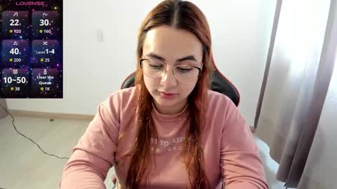 Dulce Maria online show from November 11, 5:59 pm