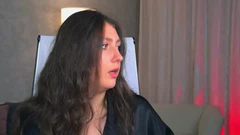 Mary Miller online show from September 25, 2:46 pm