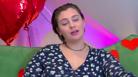 Snapshot of marymurrays chatting on February 18, 4:15 am MaryMurrays online show from February 18, 4:15 am