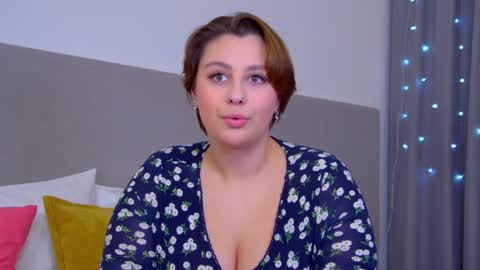 Snapshot of marymurrays chatting on February 6, 1:05 am MaryMurrays online show from February 6, 1:05 am