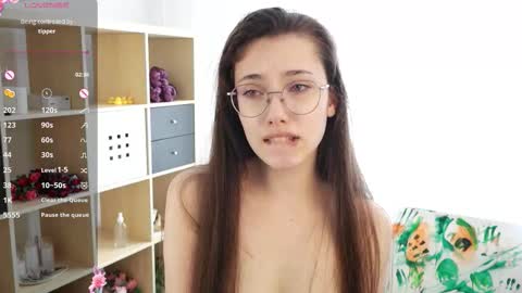 Hi Im Olivia Im new here3 online show from March 29, 8:38 am