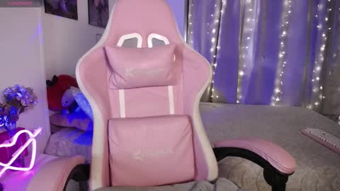 Mary online show from March 28, 7:48 pm