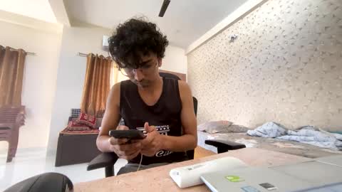 maskboyz2003 online show from October 7, 4:41 am