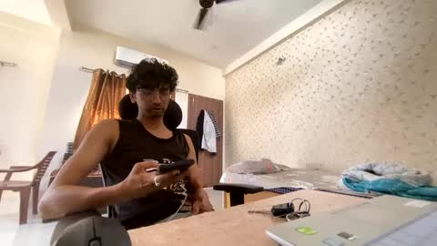 maskboyz2003 online show from October 6, 3:35 am