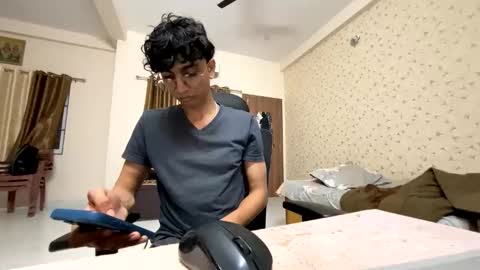 maskboyz2003 online show from December 18, 6:03 pm