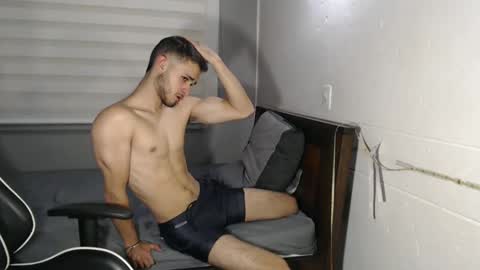 Snapshot of massimo_jiovano chatting on February 4, 11:49 pm massimo online show from February 4, 11:49 pm