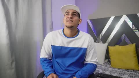 massimo_vidal online show from October 4, 5:16 am