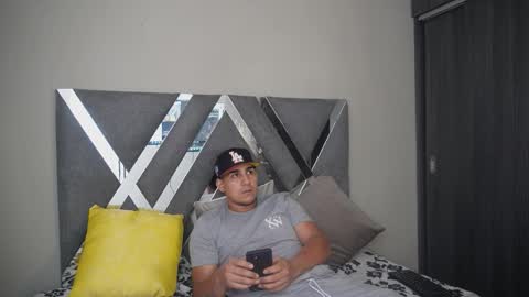 massimo_vidal online show from September 20, 1:36 pm