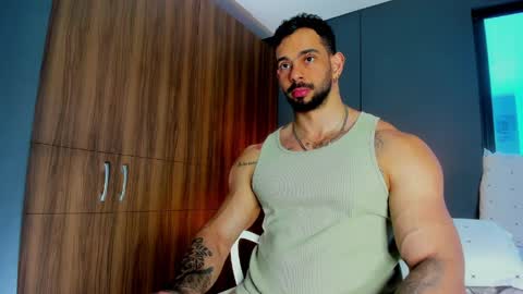 massimo online show from April 10, 4:12 pm