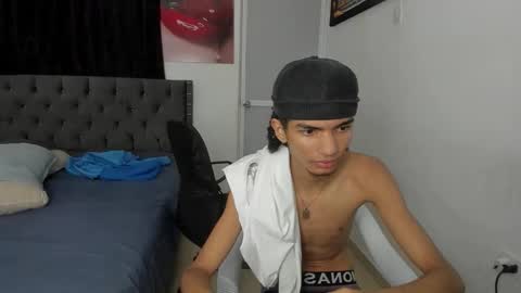 master_boy28 online show from March 19, 5:57 am