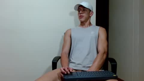 Snapshot of master_cossio chatting on January 17, 1:57 am Ethan Cossio online show from January 17, 1:57 am