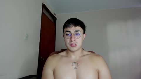 Snapshot of masterfiterotic chatting on March 11, 9:37 pm masterfiterotic online show from March 11, 9:37 pm