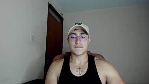 Snapshot of masterfiterotic chatting on March 5, 11:16 pm masterfiterotic online show from March 5, 11:16 pm