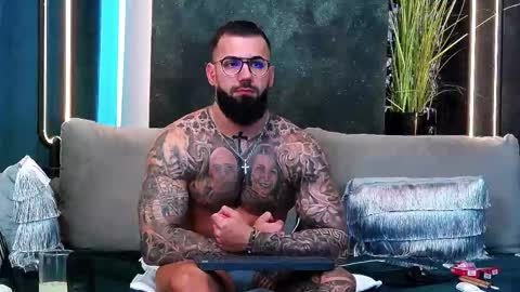 masterkingofmuscle online show from March 6, 1:46 pm