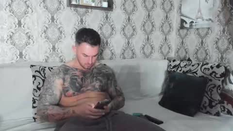 Snapshot of mastermusclejon chatting on December 16, 9:31 pm Jon online show from December 16, 9:31 pm
