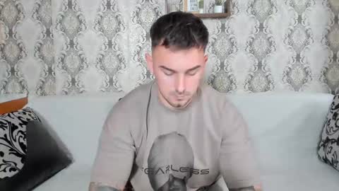 Snapshot of mastermusclejon chatting on December 6, 11:06 am Jon online show from December 6, 11:06 am