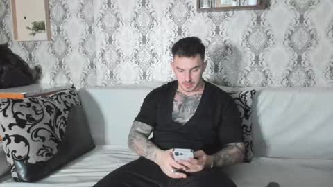 Snapshot of mastermusclejon chatting on December 27, 8:50 pm Jon online show from December 27, 8:50 pm
